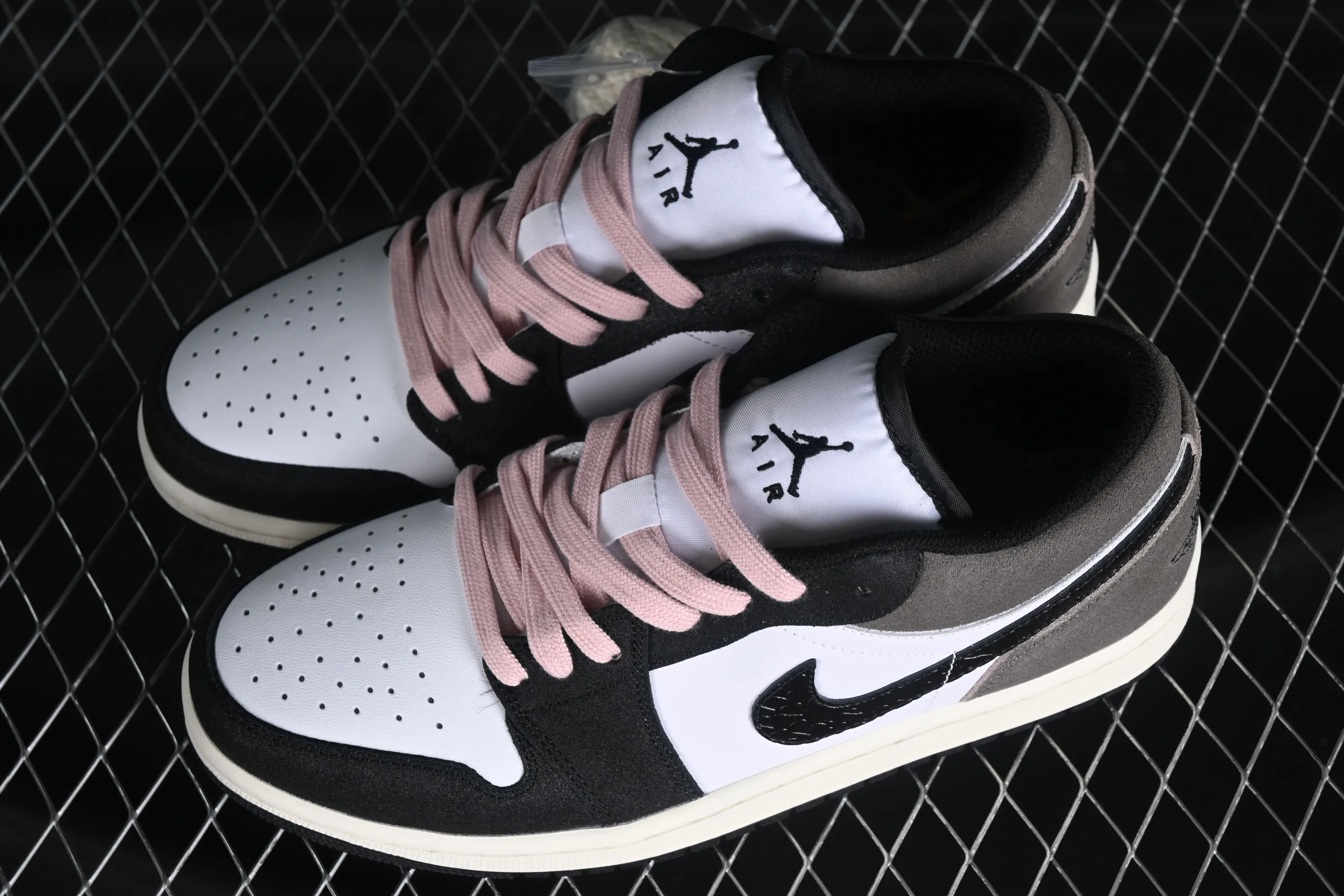 All categories Air Jordan Jordan series basketball shoes Air Jordan 1 Low Air Jordan 1 Low AJ1 Joe 1 Mocha burst pattern low-top cultural casual sneakers DZ4130-201
